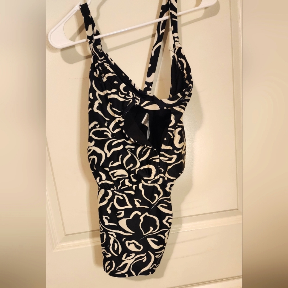 2 piece swim suit